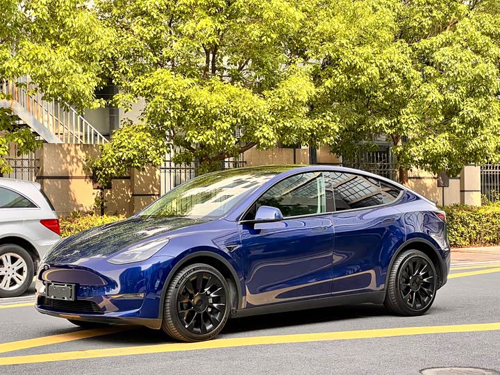 Model Y 2021 long-range all-wheel drive version 3D7