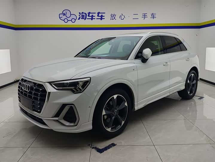 Audi Q3 2021 35 TFSI Fashionable and Dynamic
