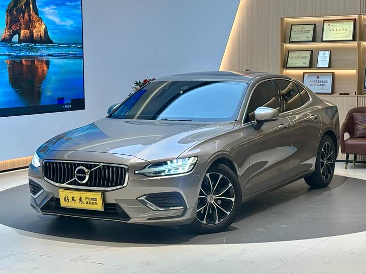 Volvo S60 2022 B4 Zhiyi Luxury Edition