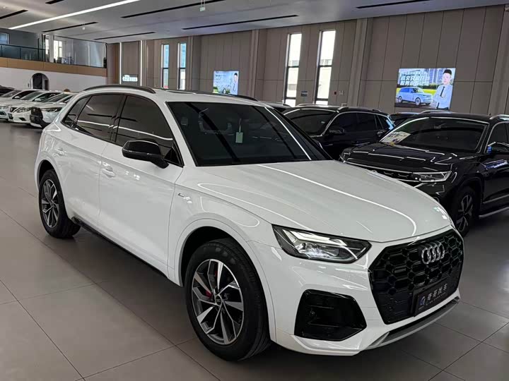 Audi Q5L 2024 40 TFSI luxury and dynamic model