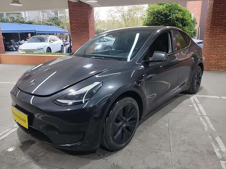 Model Y 2024 rear-wheel drive version