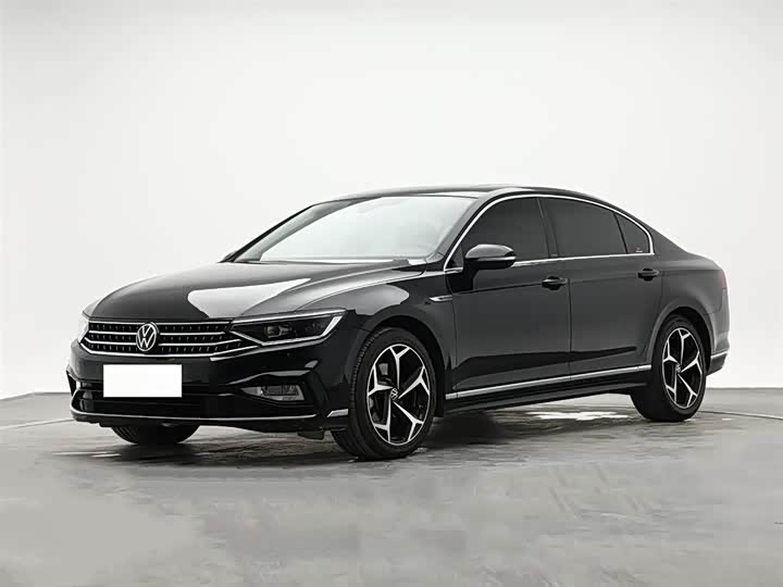 Magotan 2023 2 Million Edition 330TSI DSG Luxury