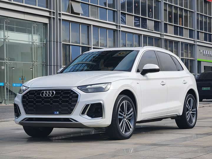 Audi Q5L 2022 40T luxury and dynamic model