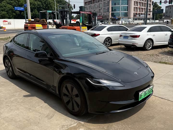 Model 3 2025 rear-wheel drive version