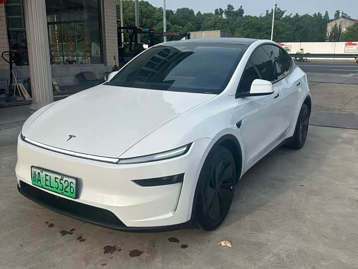 Model Y 2025 rear-wheel drive version