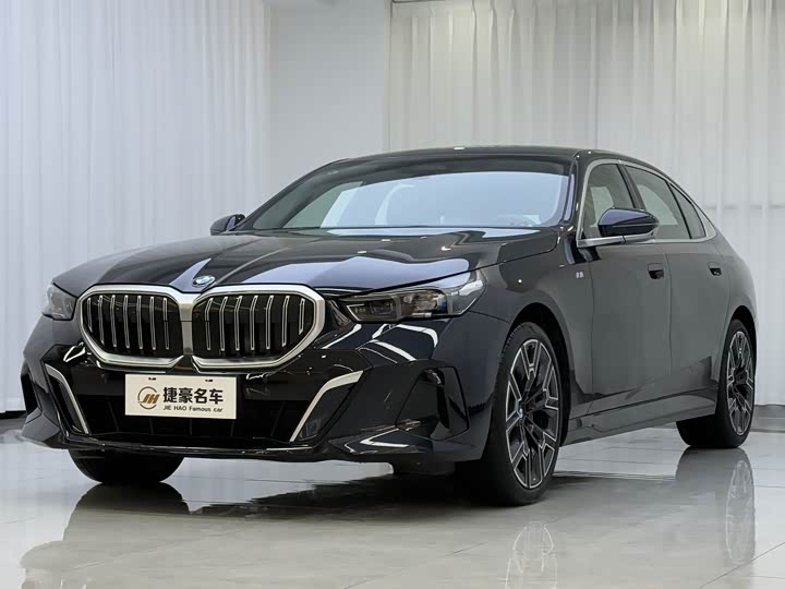 BMW 5 Series 2025 Model 530Li Exclusive Model M Sports Package