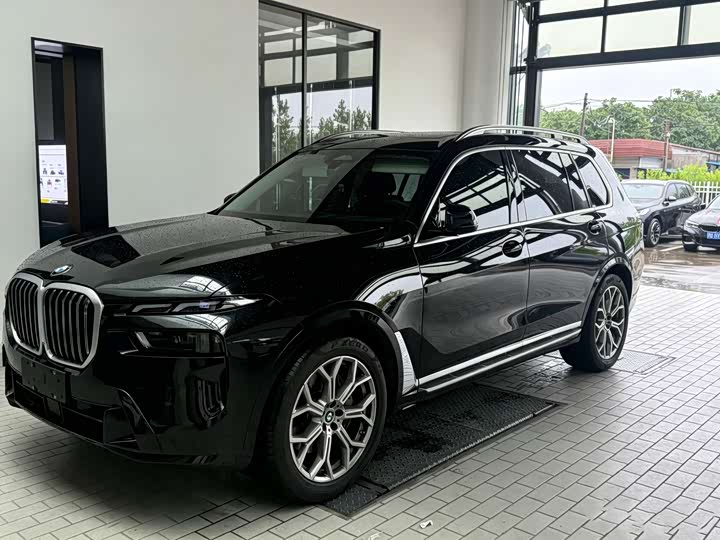 BMW X7 2023 xDrive40i Luxury Package