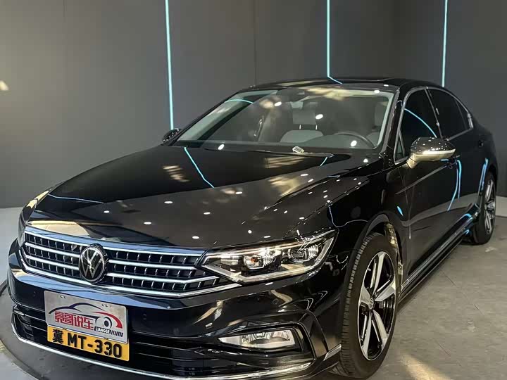 Magotan 2025 model 330TSI DSG luxury model