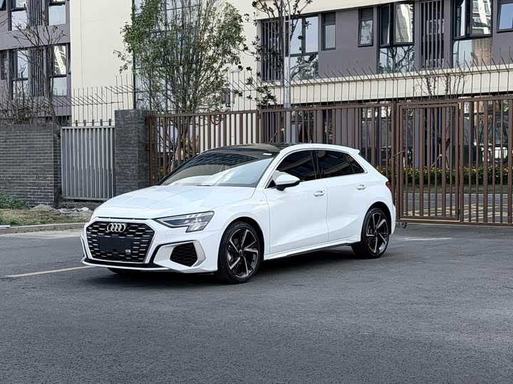 Audi A3 2023 Sportback 35 TFSI stylish and sporty