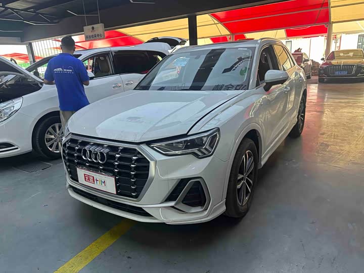 Audi Q3 2020 35 TFSI aggressive and dynamic