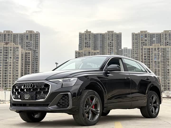 Audi Q8 2024 55 TFSI luxury and dynamic model