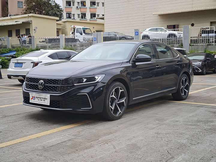 Passat 2025 Outstanding Model 330TSI Starry Sky Elite Edition