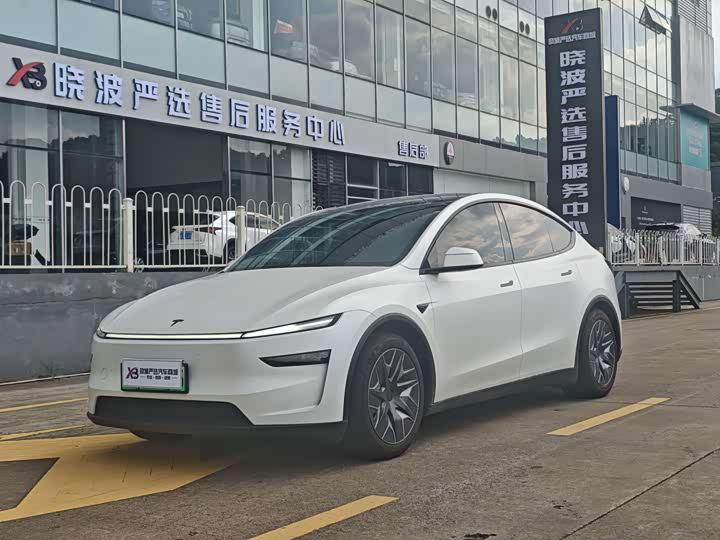 2025 Model Y L 2025 long-range all-wheel drive version