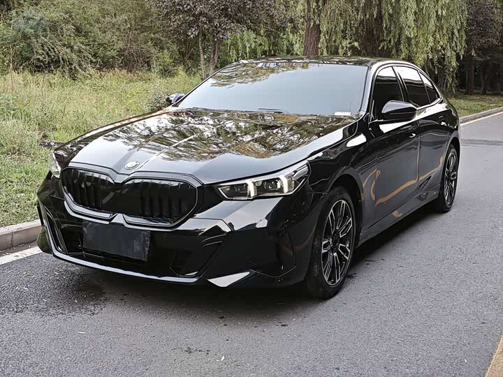 BMW 5 Series 2026 525Li M Sports Package