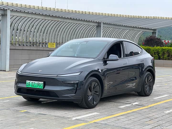 Model Y 2025 rear-wheel drive version