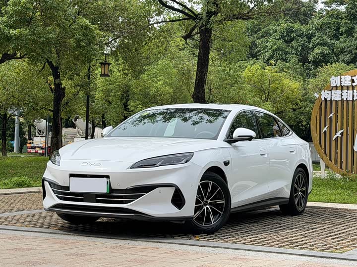 2025 Seal 06 2025 DM-i Smart Driving Edition 120KM Exclusive Type