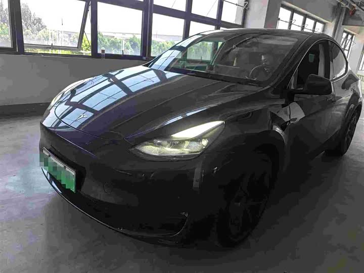 2024 Model Y 2024 long-range all-wheel drive version