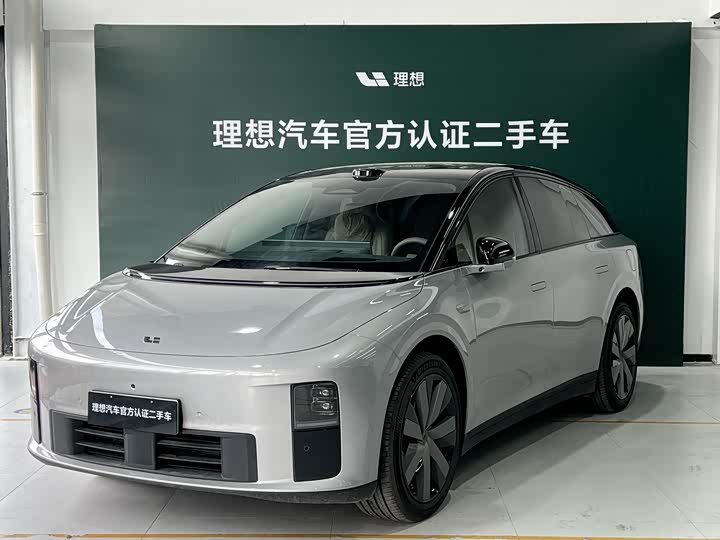 2025 Ideal i6 2025 two-wheel drive standard version