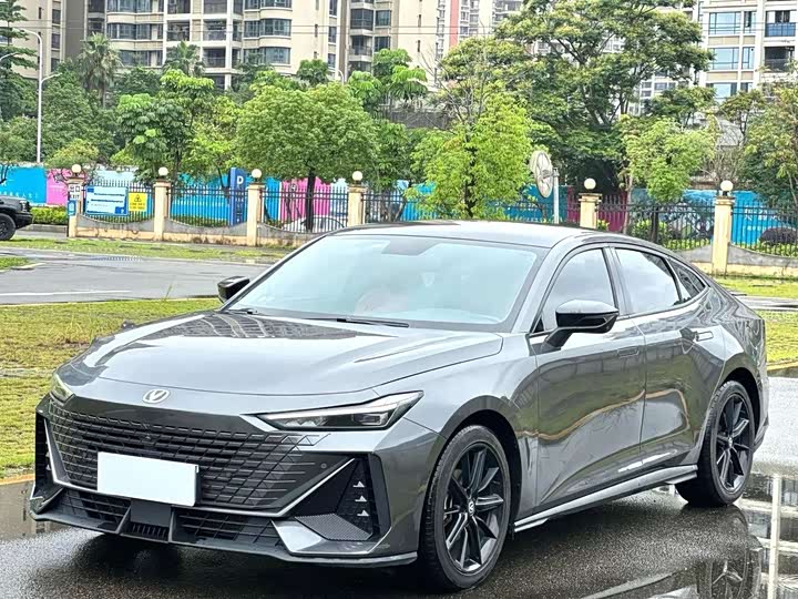 Changan UNI-V 2022 1.5T premium model