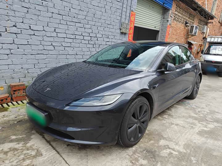Model 3 2025 rear-wheel drive version