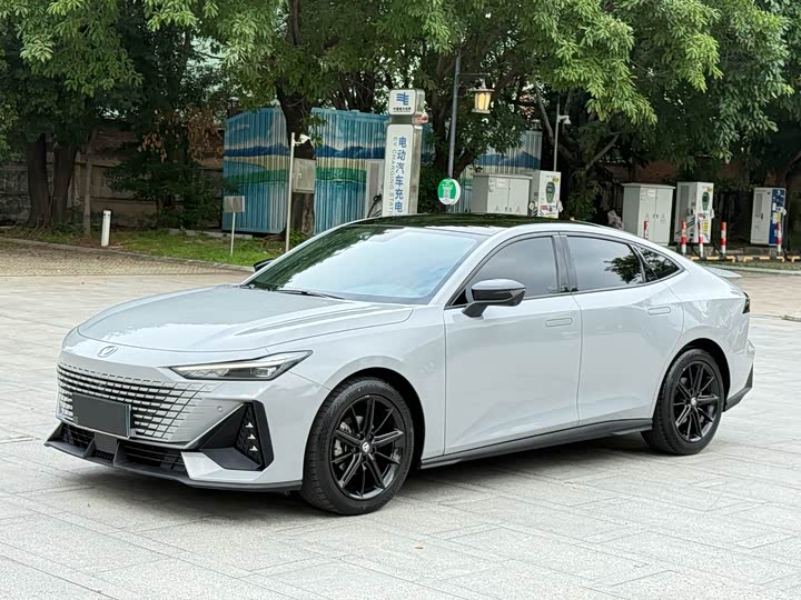 Changan UNI-V 2022 1.5T premium model