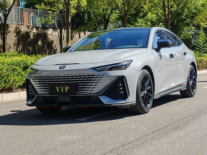 Changan UNI-V 2022 1.5T premium model