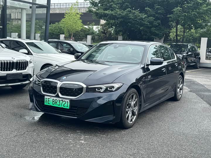 BMW i3 2022 eDrive 35 L