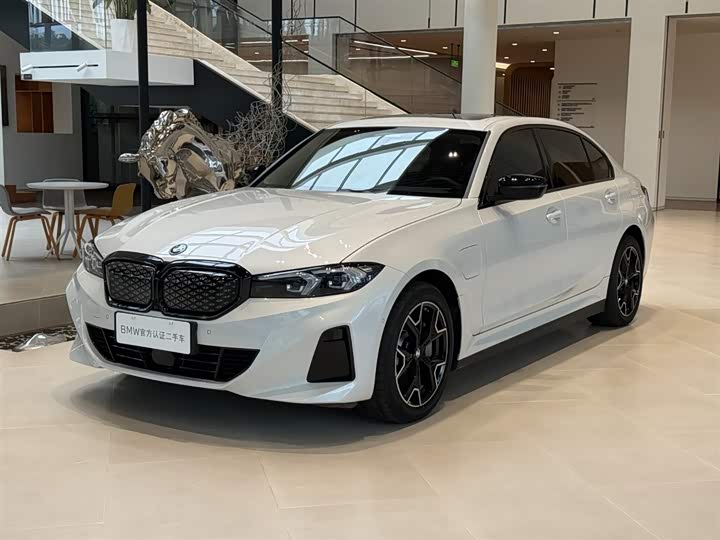 BMW i3 2025 eDrive 40L Night Package