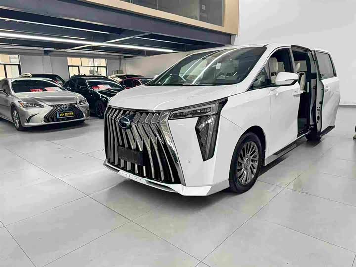 Trumpchi M8 2023 Grandmaster Series Dual Engine Royal Edition