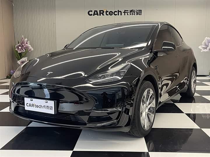 Model Y 2022 long-range all-wheel drive version