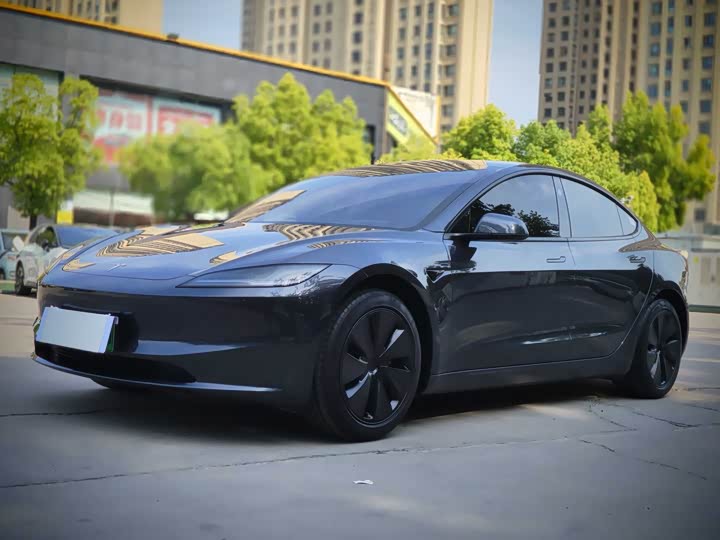 Model 3 2025 rear-wheel drive version