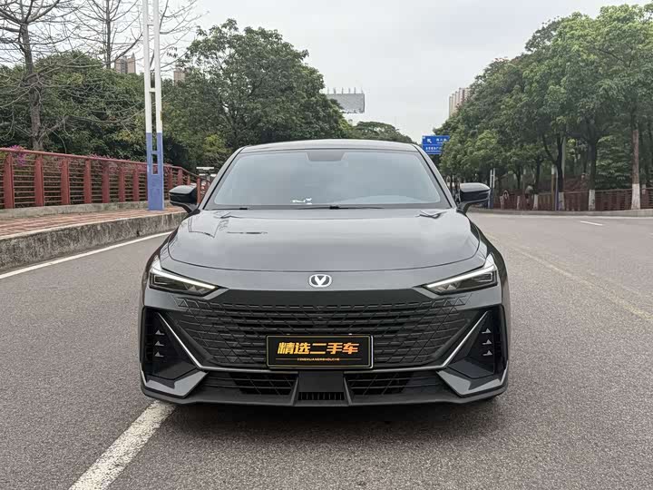 Changan UNI-V 2022 1.5T premium model