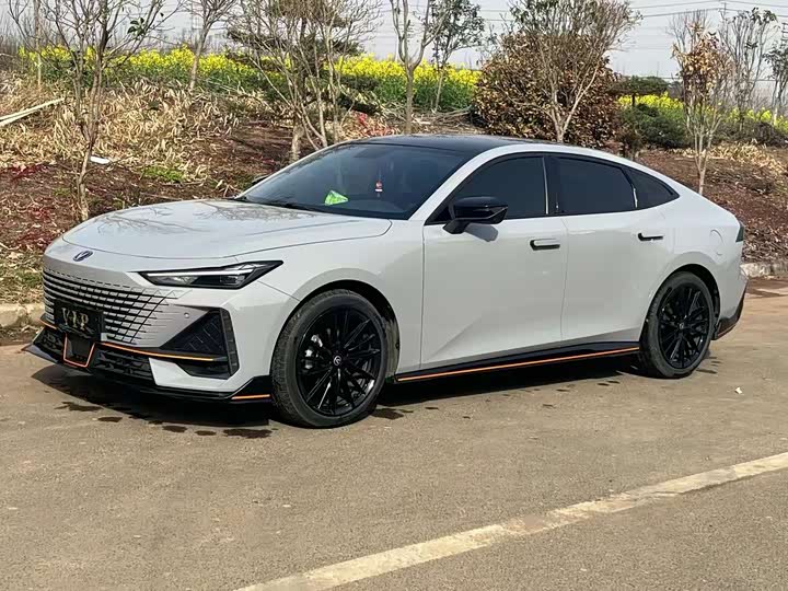 Changan UNI-V 2022 1.5T sports version