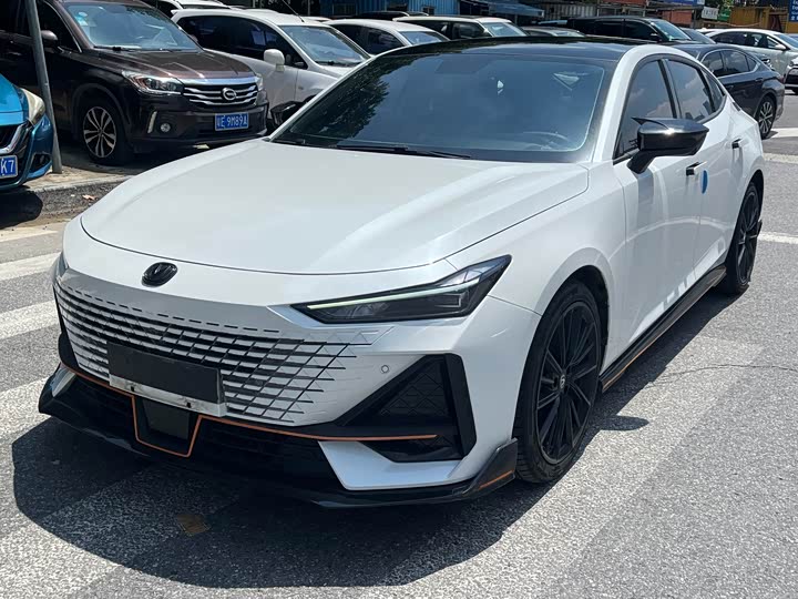 Changan UNI-V 2022 1.5T sports version