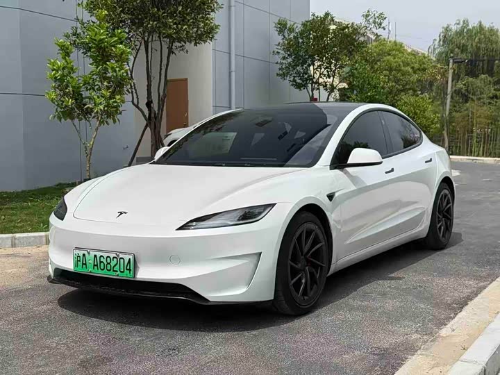Model 3 2024 high-performance all-wheel drive version