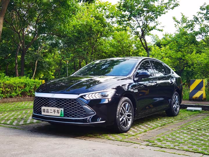 Qin PLUS 2021 DM-i 120KM Premium Model