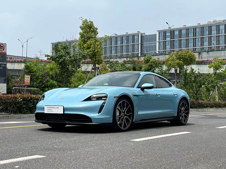 Taycan 2022 facelift Taycan
