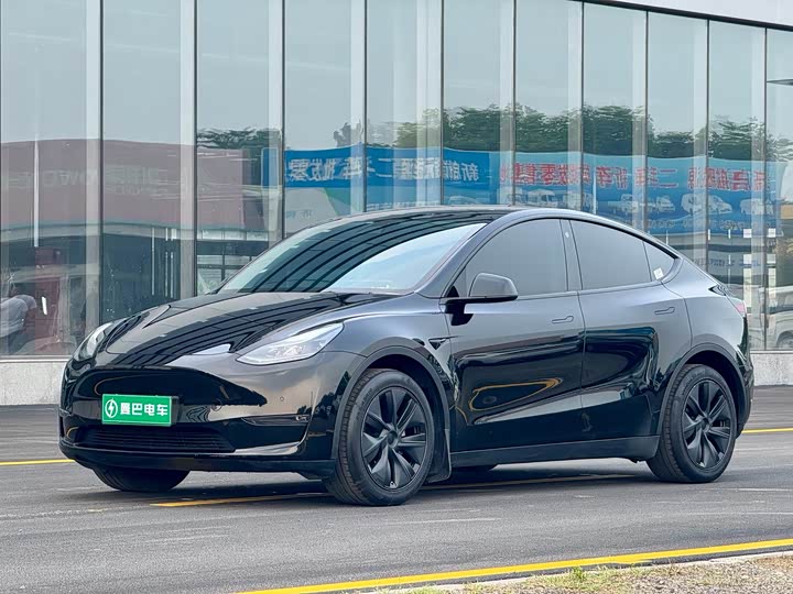 Model Y 2023 long-range all-wheel drive version