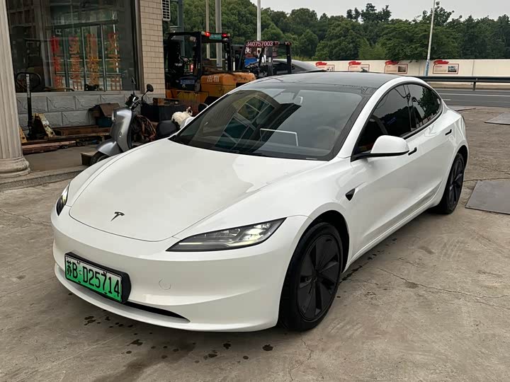 Model 3 2025 rear-wheel drive version