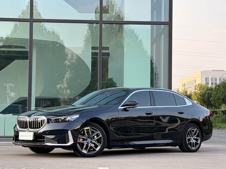 BMW i5 2024 eDrive 35L Luxury Package