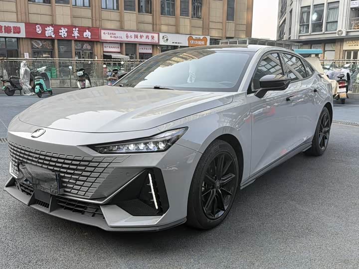 Changan UNI-V 2022 1.5T premium model