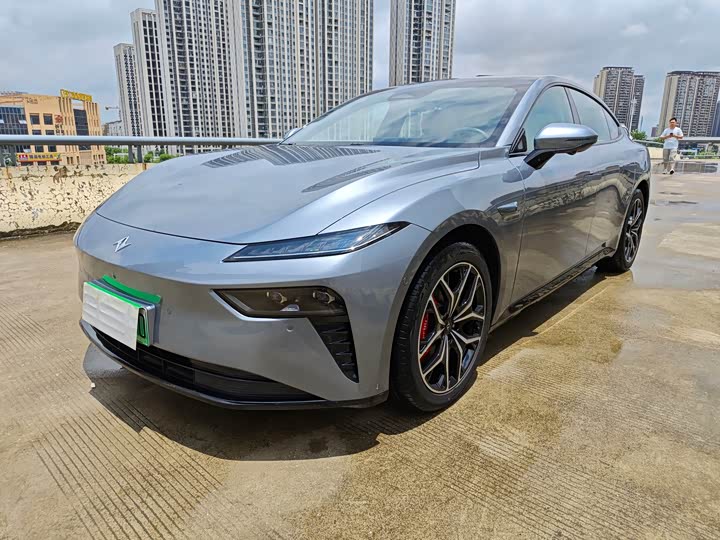 eπ007 2025 BEV 565 AWD Max Pilot Edition