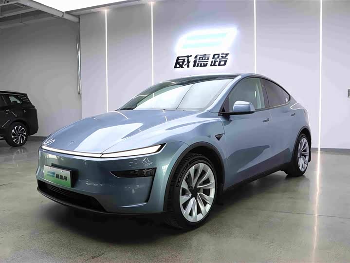 Model Y 2025 rear-wheel drive version