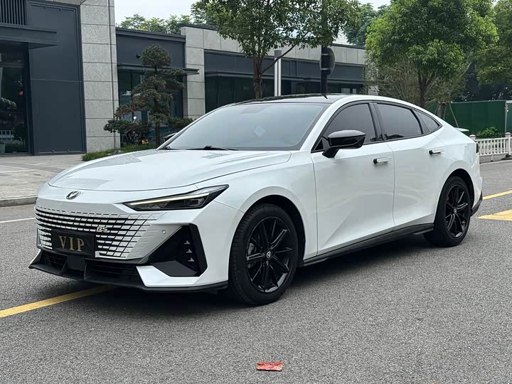 Changan UNI-V 2022 1.5T premium model