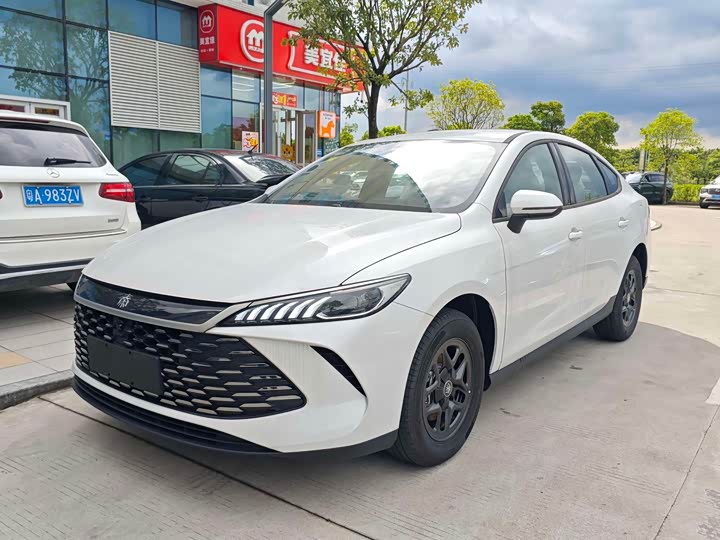 Qin PLUS 2026 DM-i 128KM aggressive model