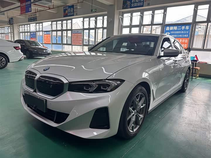 BMW i3 2022 eDrive 35 L
