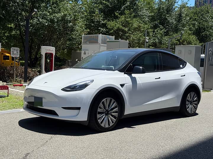 Model Y 2022 rear-wheel drive version