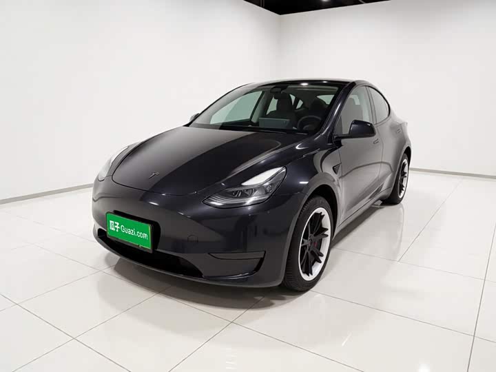 Model Y 2022 long-range all-wheel drive version