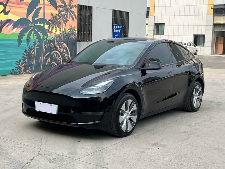 Model Y 2021 long-range all-wheel drive version