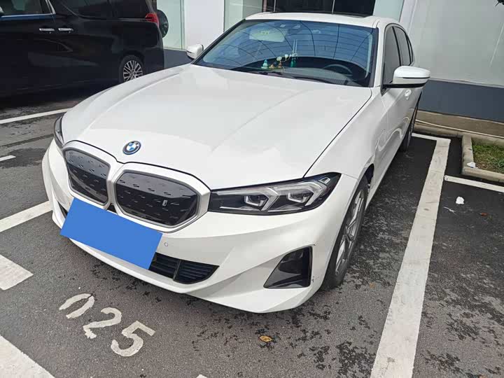 BMW i3 2022 eDrive 35 L